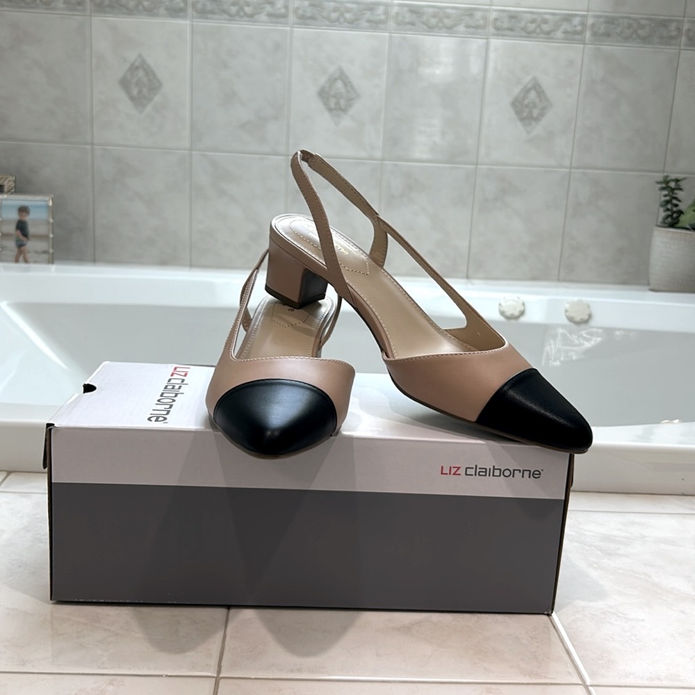 NWT Liz Claiborne Sophisticated Two-tone Pointy Toe Slingback Pump